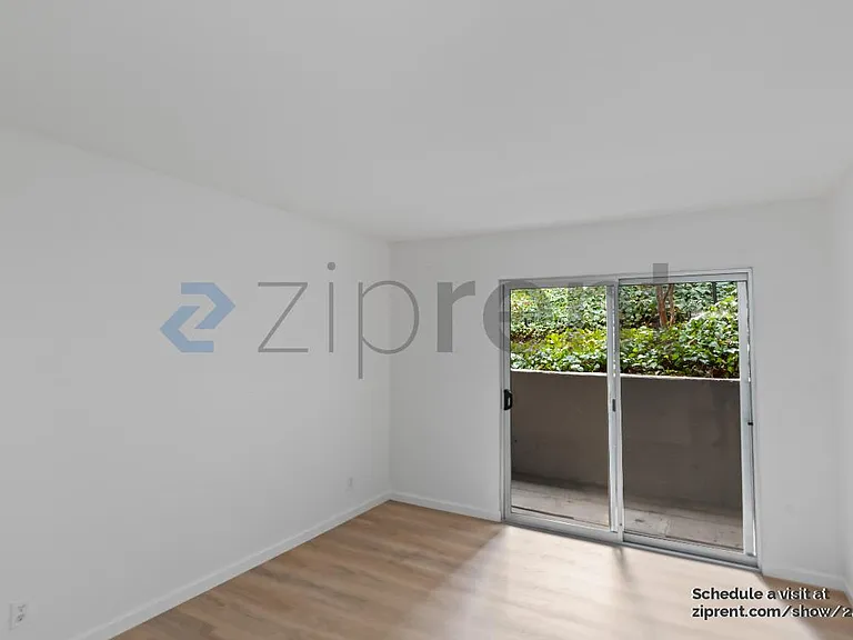 675 Sharon Park Dr #135 — Photo 14