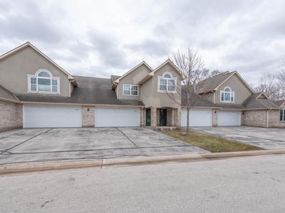 9185 West Elm COURT #E, Franklin, WI, 53132