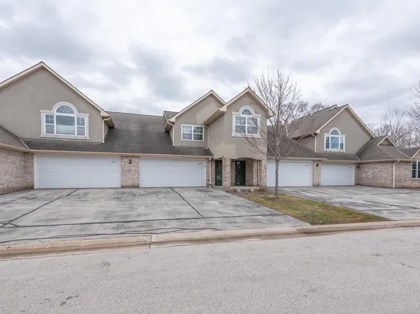 9185 West Elm COURT #E, Franklin, WI 53132