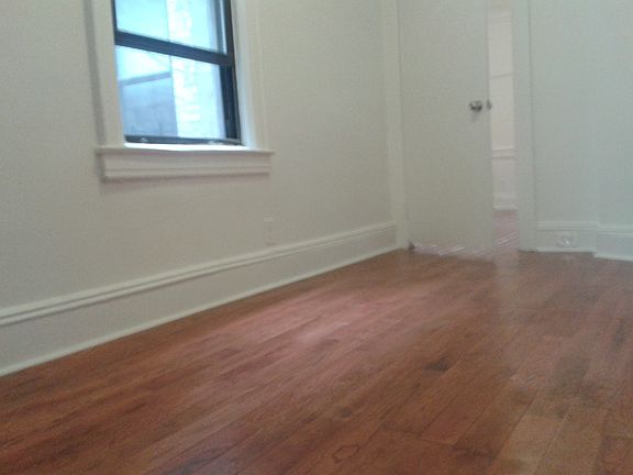 4th image of 3414 42nd St APT 2L