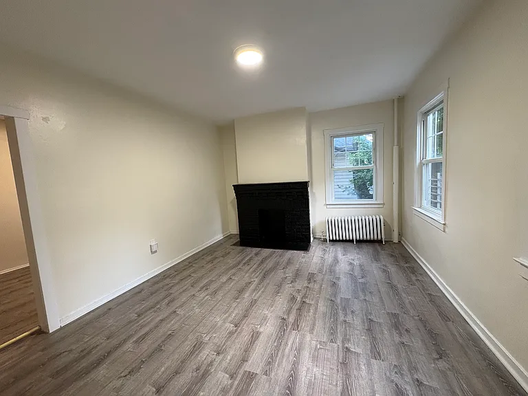 45 Winter Ave #1R — Photo 7
