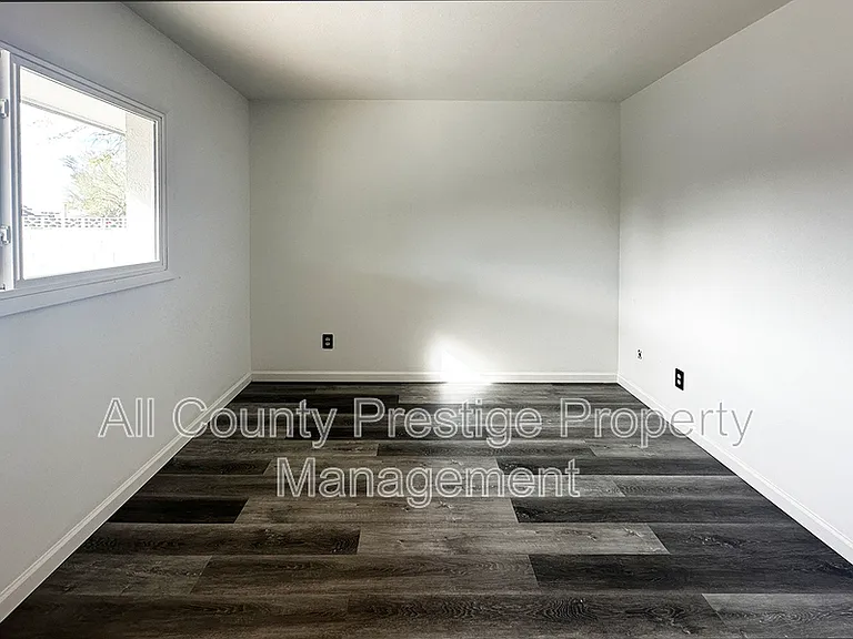 3459 W Dailey St — Photo 13