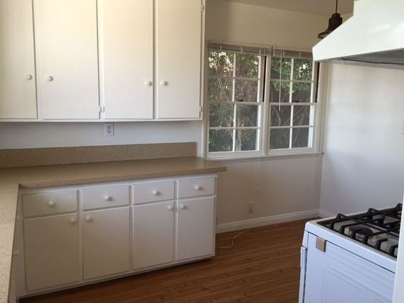 3rd image of 26102 Basswood Ave