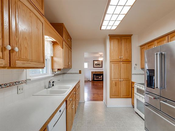 5th image of 227 E Euclid Ave