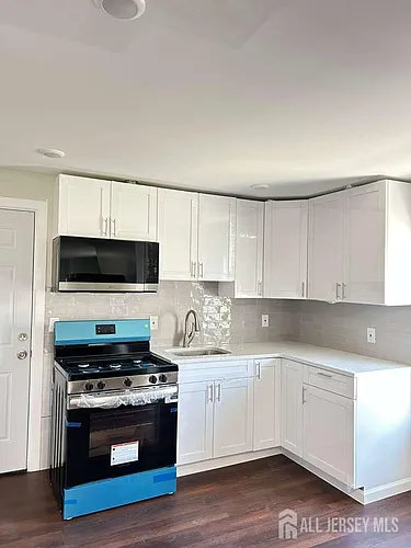 8 Hampton St Photo 1