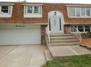 517 Aspen Dr, Dyer, IN 46311