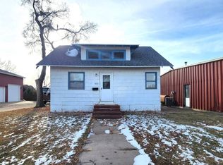 312 E 3rd St, Miller, SD 57362