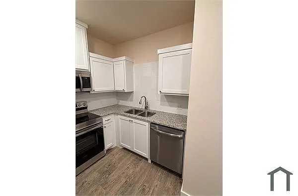 Building Photo - 9077 NE 13th St #2