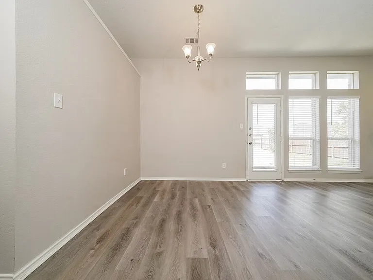 1705 Green Terrace Dr — Photo 6