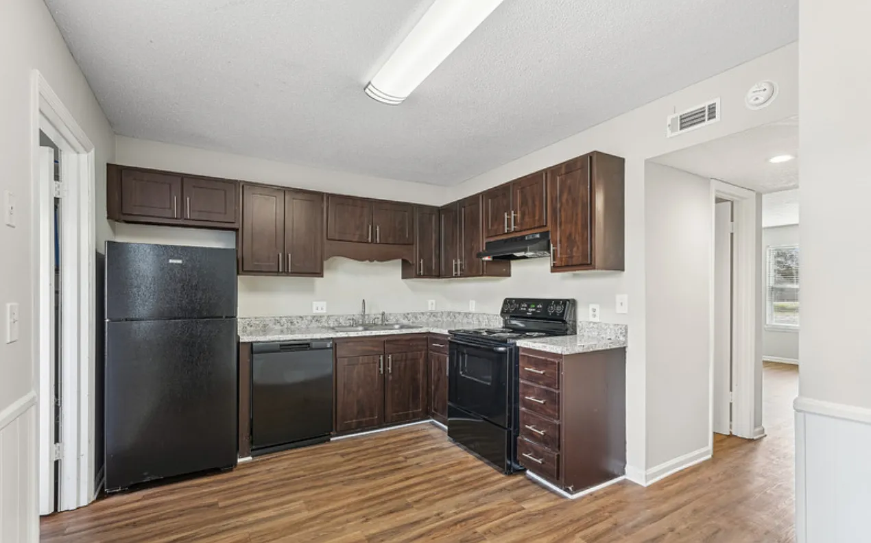 Rosewood Townhomes — Photo 1