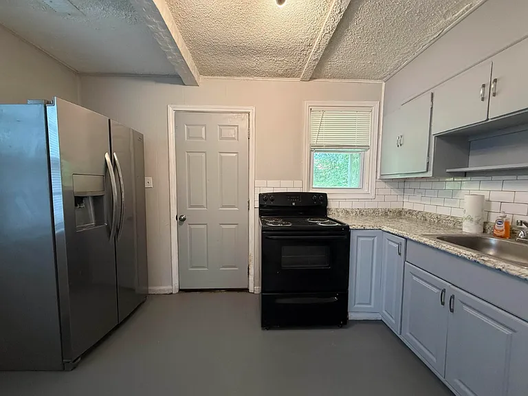 516 Magnolia St — Photo 5