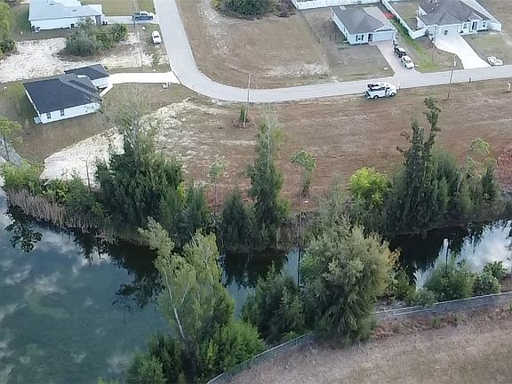 3rd image of 3834 NE 23rd Ave