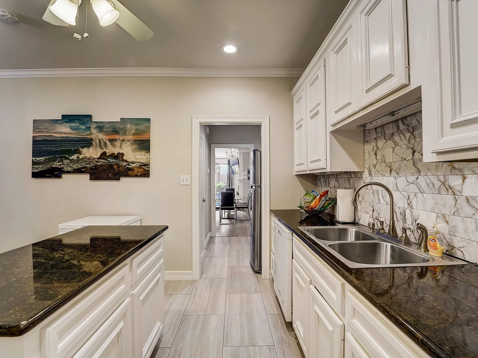 4 bed, 4.5 bath, 3729 sqft, $5,500 — Photo 4