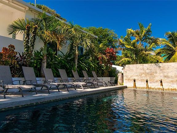 4th image of 300 Palm Cottages