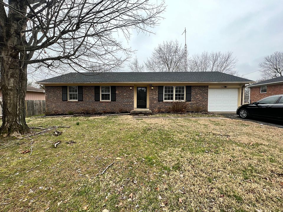 1st image of 831 Paddock Way