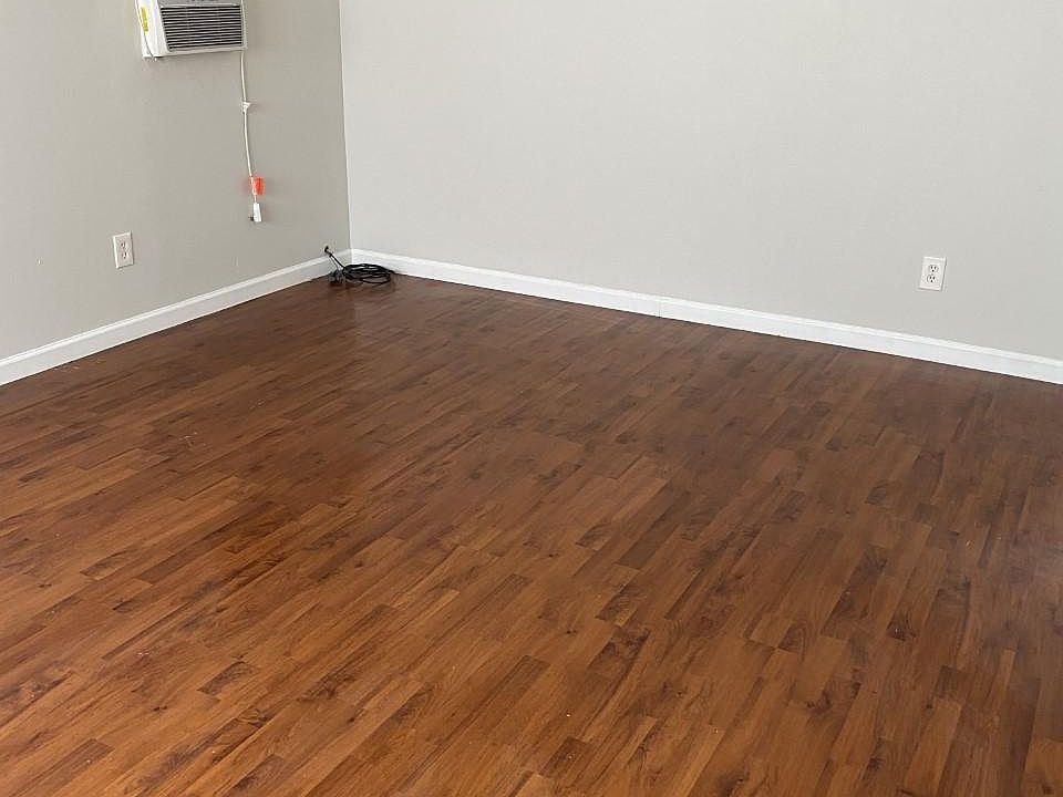 2nd image of 1205 Hugo Ave