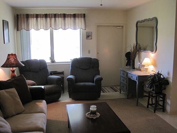 4th image of 3850 NE 21st Ave APT 6
