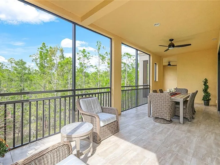 2751 Tiburon Blvd E #201 — Photo 21