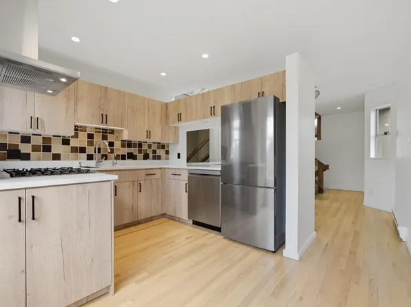 1816 Whyte Ave, Vancouver, BC V6J 1B2