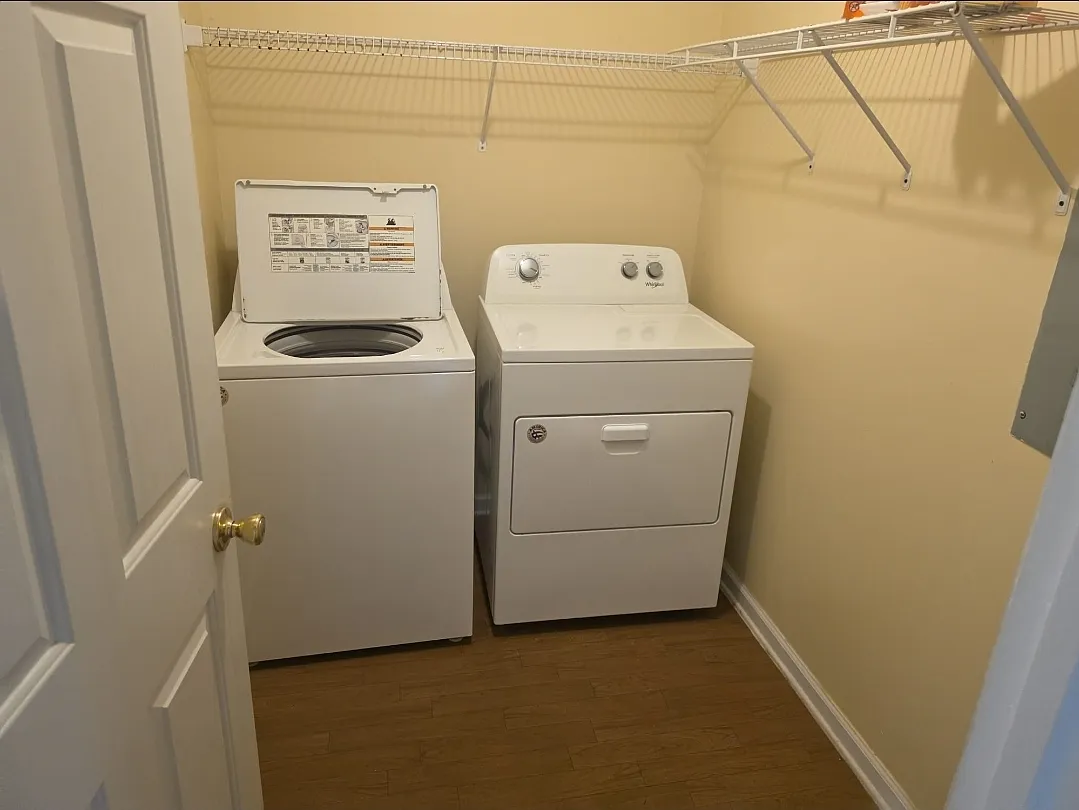 5 bed, 3142 sqft, $2,495 — Photo 3
