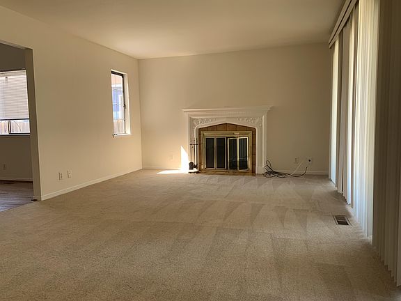 4th image of 841 N Delaware St #1