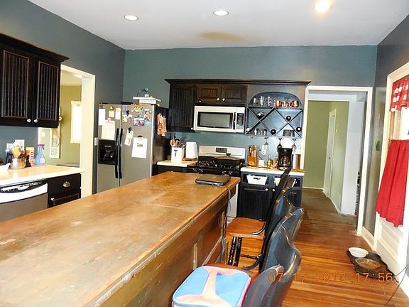 5th image of 217 N Elm St