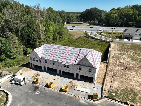 669 Sunstone Ln, Lawrenceville, GA 30043