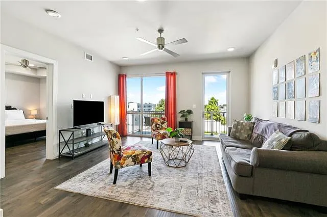2 bed, 2.0 bath, 1000 sqft, $2,500 — Photo 4