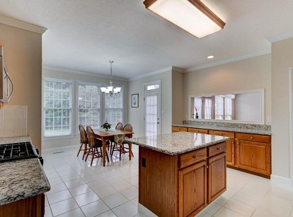 5th image of 11418 Bancroft Ln