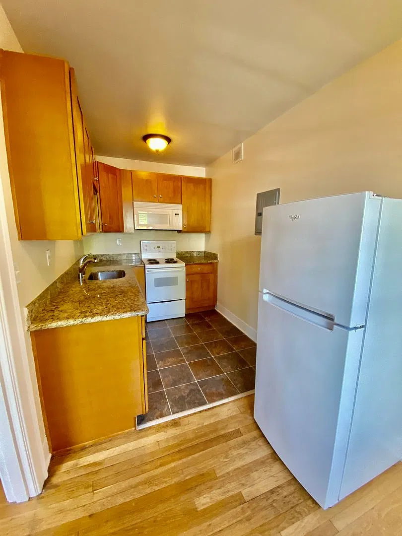 Washington Irving Apartments — Photo 3
