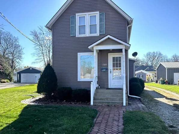 1526 E Brooks St, Galesburg, IL 61401