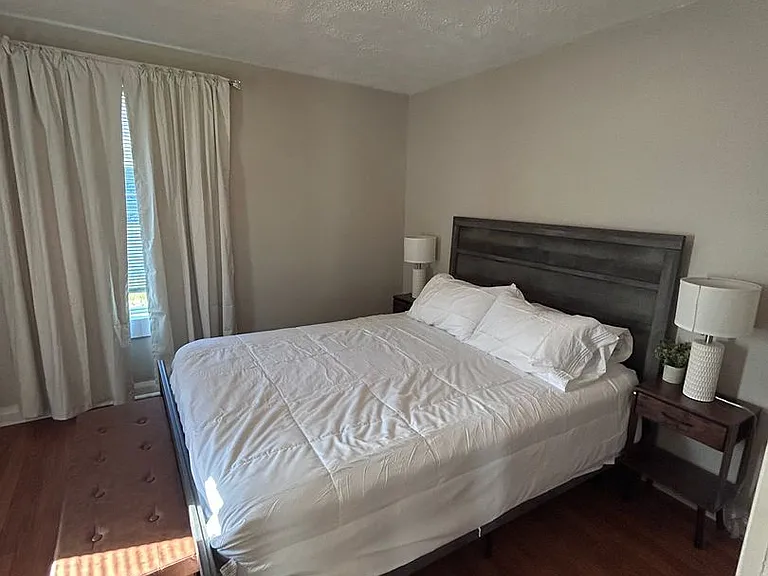14 Ainsworth Ln — Photo 5