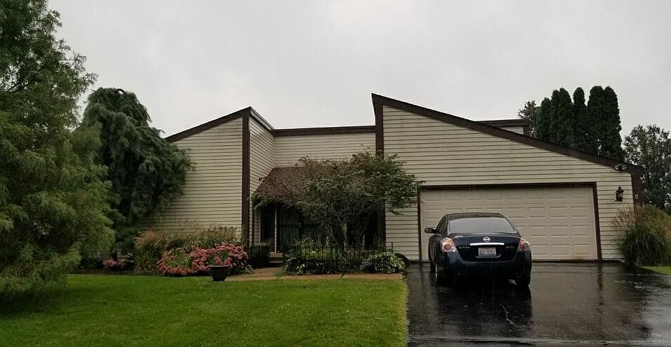 1st image of 3235 Montlake Dr