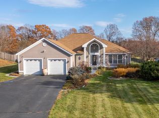 17 Tall Pines Dr, Stratham, NH 03885