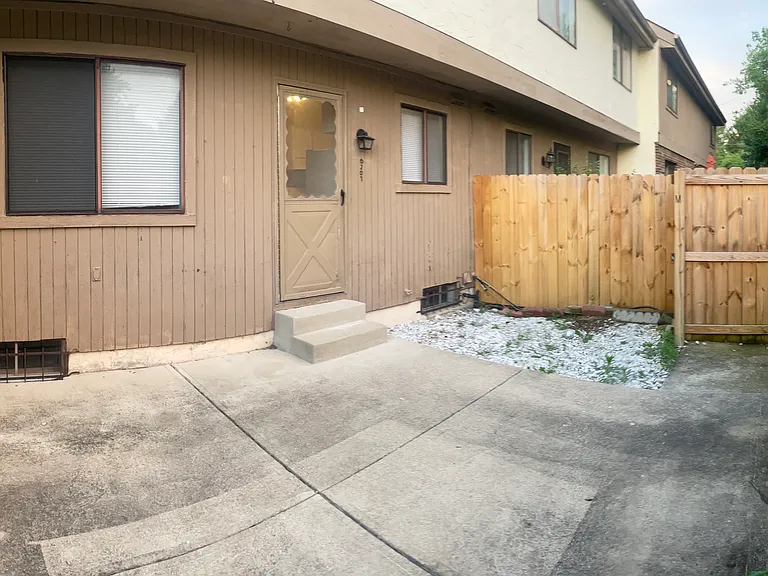 6201 Stornoway Dr S — Photo 35