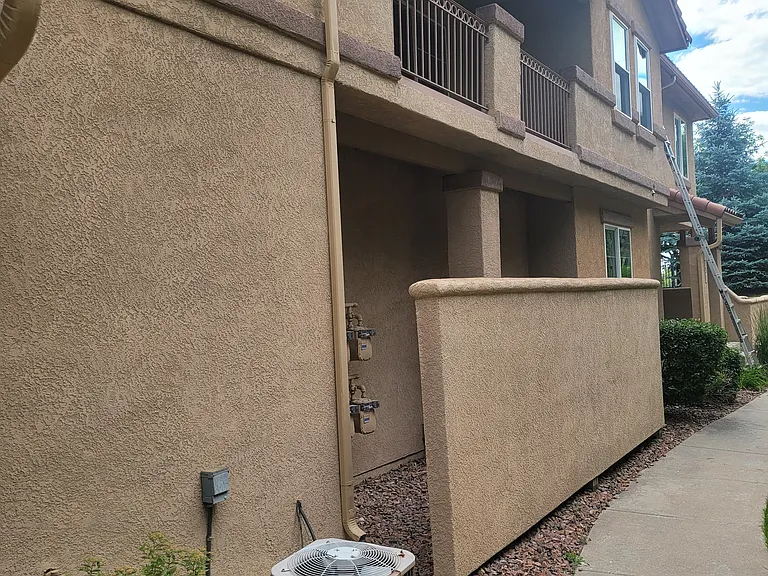 1725 Courtyard Hts #3 — Photo 22
