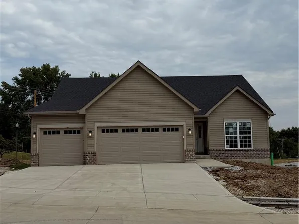 2218 Principia Dr, Maryland Heights, MO 63043