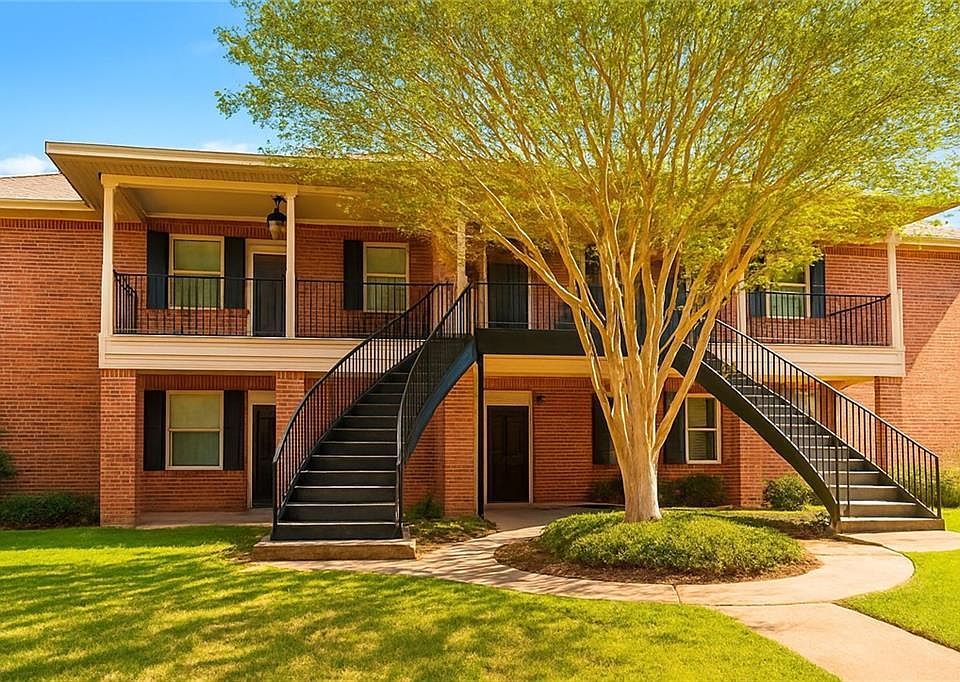 1st image of 4400 Charleston Cir Unit 5