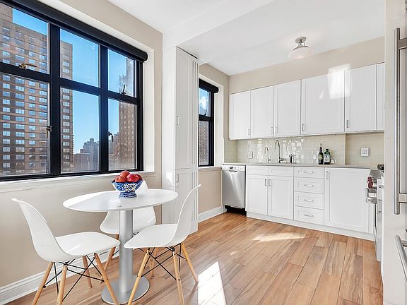 4th image of 166 E 96th St APT 16A