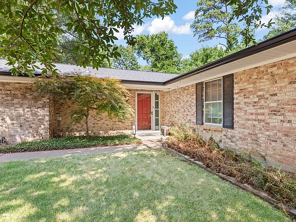 4th image of 4 Amherst Cir