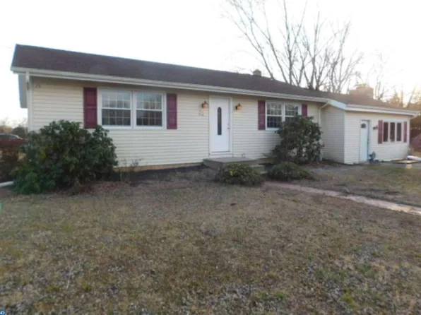 440 E Center St, Clayton, NJ 08312