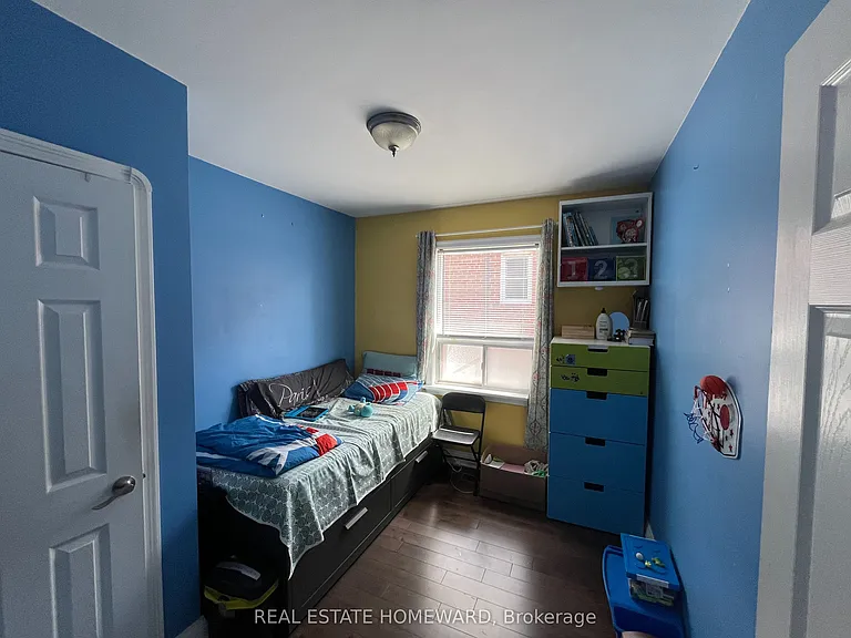 137 Harewood Ave — Photo 6