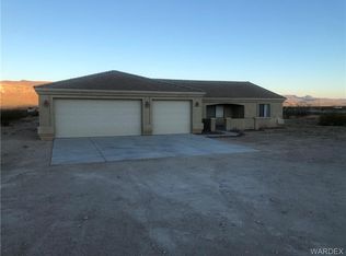 11181 S Camelback Rd, Yucca, AZ 86438