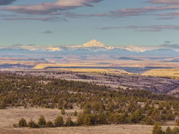 12230 NE Highway 97, Madras, OR 97741