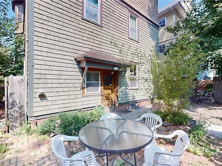 159 Camp St #2 — Photo 24