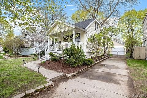 3rd image of 1021 Mohawk Ave