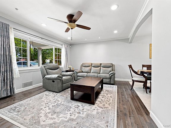 2nd image of 1230 Parkwood Drive