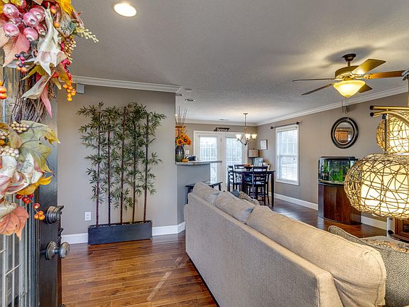 5th image of 2039 Bluebonnet Dr