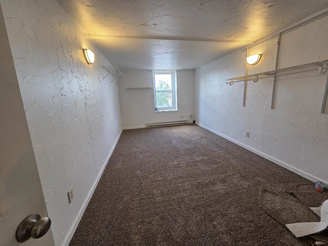 2 bed, $1,200 — Photo 4