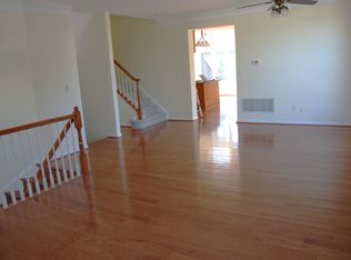 43851 Sandburg Sq, Ashburn, VA 20147